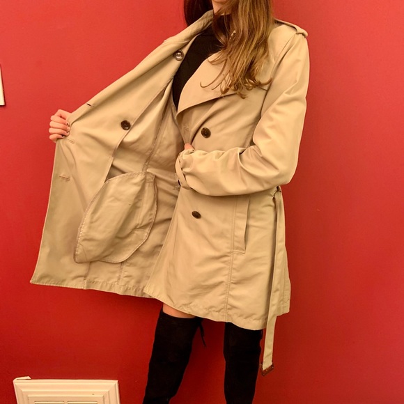 Uniqlo Nude Women’s Trench Coat! 🧥 - Picture 2 of 8